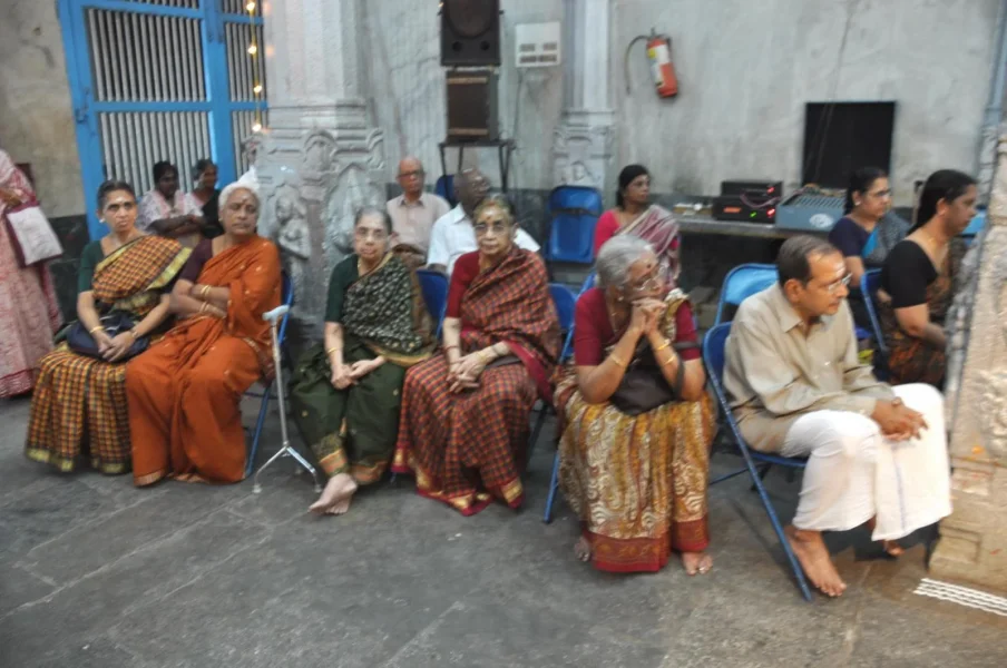 part of audience shashti day.webp