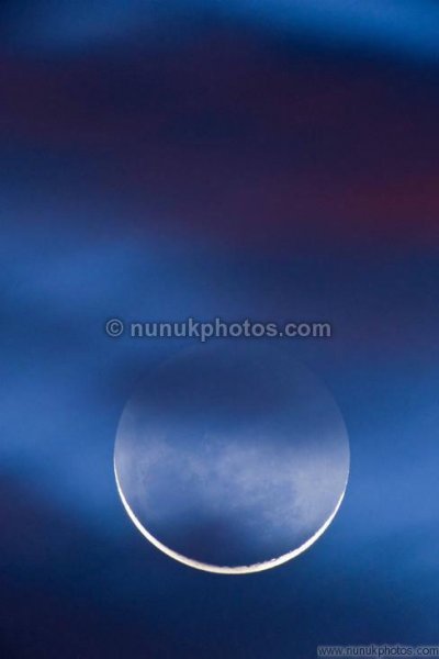 crescent-moon-hawaii-pv[1].jpg