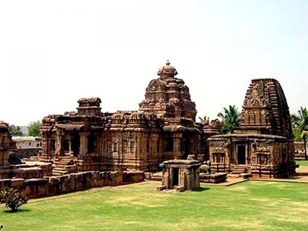 pattadakal-temple-1664_m.jpg