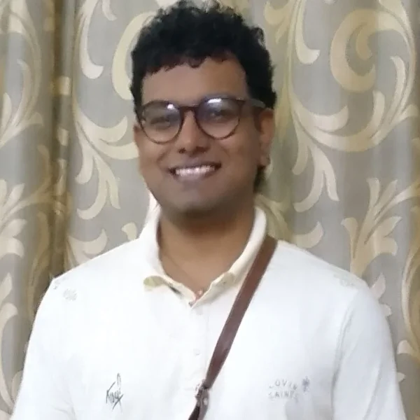 Boy B tech Bio working in Bangalore as journalist