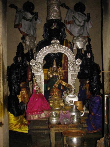 Thiruvellarai Pundarikaksha Perumal.jpg