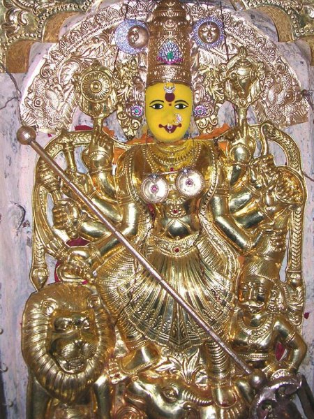 Sri Vijayawada Kanaka Durga Devi in Swarna Kavachalankaram, Vijayawada,.jpg