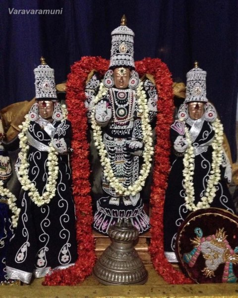 Sri Sthalasayana Perumal, Thirukadalmallai.jpg