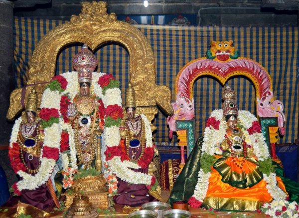 Maragathavalli Sametha Vijayaraghava Perumal, Thirupputkuzhi.jpg