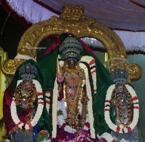 Sri Parthasarathy Swami Ippasi Amavaasai Purappaadu.jpg