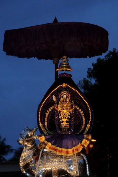 Yazhpanam Nallur Kandaswamy Temple.jpg