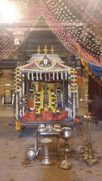 Perumal and Andal at Vanamamalai Aadi Pooram Utsavam.jpg